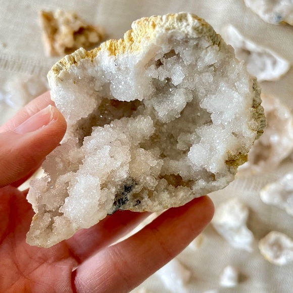✨Sparkly Natural Geodes 1 Pound Lot, Moroccan Calcite Crystals✨ ~approx 45 - Picture 4 of 16